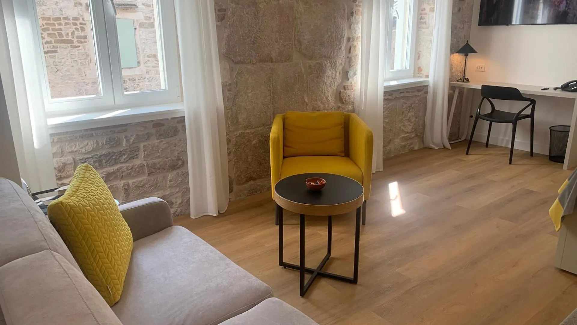 Priuli Heritage Suites contacts